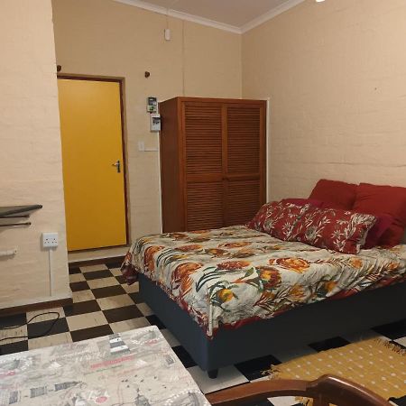 Peaceful 1-Bedroom Granny Flat In Sunnyside Grahamstown Kültér fotó