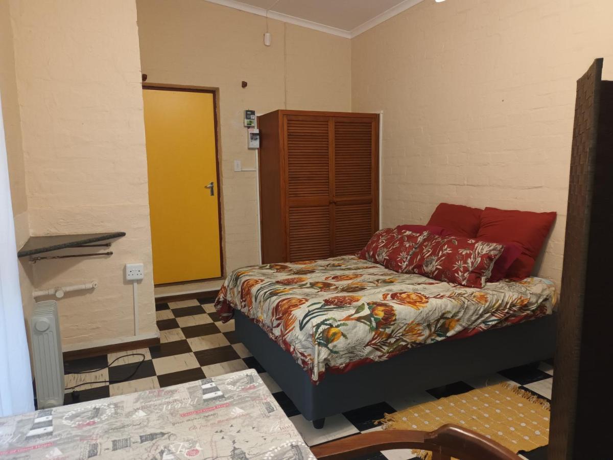 Peaceful 1-Bedroom Granny Flat In Sunnyside Grahamstown Kültér fotó