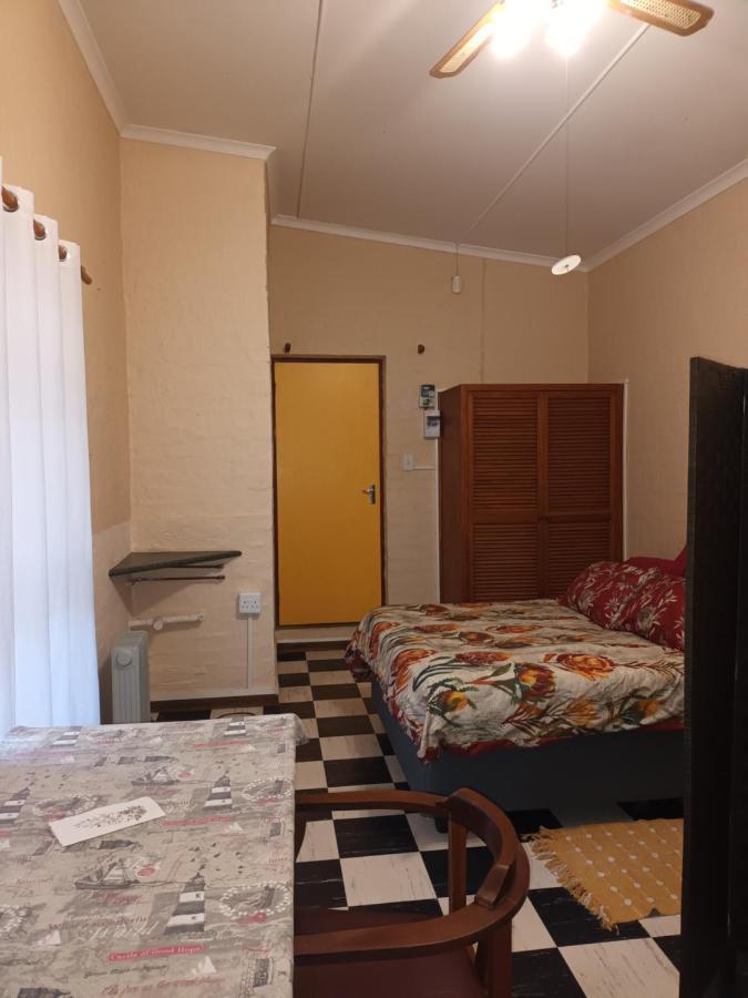 Peaceful 1-Bedroom Granny Flat In Sunnyside Grahamstown Kültér fotó