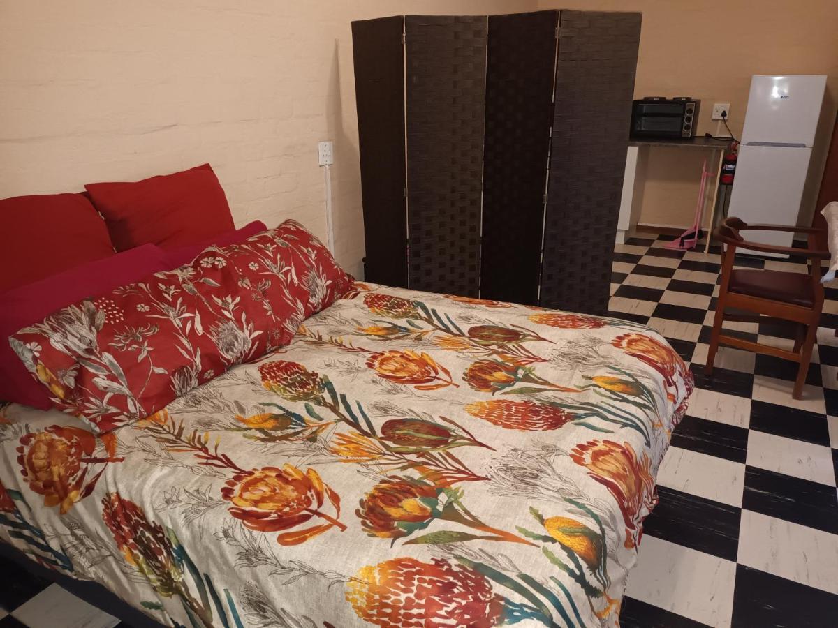 Peaceful 1-Bedroom Granny Flat In Sunnyside Grahamstown Kültér fotó